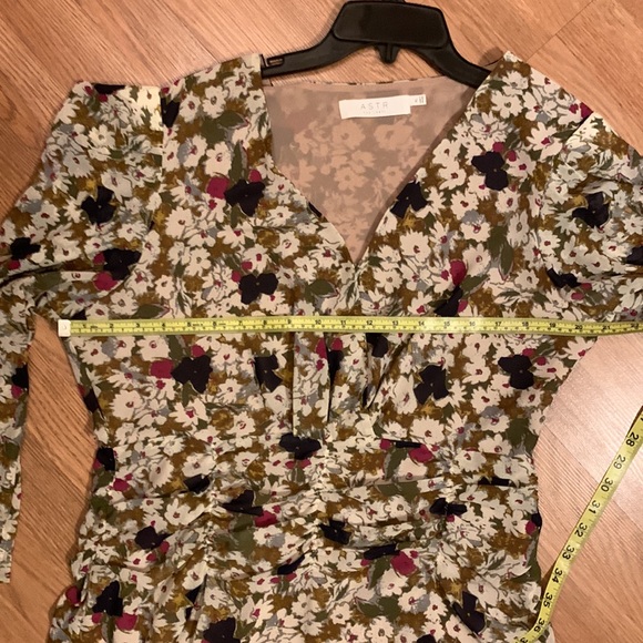 ASTR the Label NWOT Beautiful Floral Mini Dress XL - Picture 8 of 12